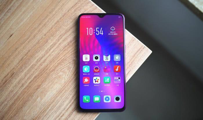 12月手機(jī)市場(chǎng)競(jìng)爭(zhēng)的加劇，這4款國(guó)行手機(jī)跌至“新低價(jià)”！