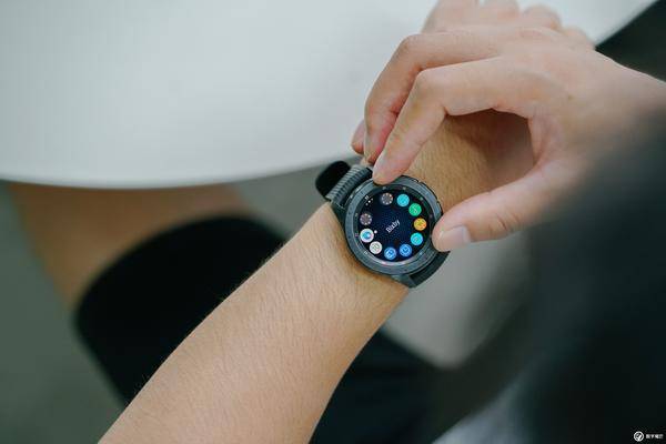 智能手表的2018年：蘋果一馬當先，華為叫板三星