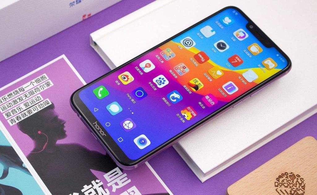 榮耀play價格僅不到2000元：麒麟970+4D游戲體驗