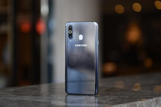 三星A8s和華為Nova4哪個好?三星A8s和華為Nova4區別對比