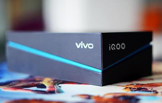 iQOO配置怎么樣？vivo iQOO真機開箱外觀圖賞