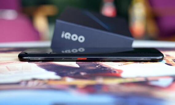 iQOO配置怎么樣？vivo iQOO真機開箱外觀圖賞