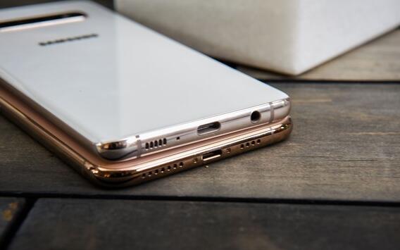 三星S10+和iPhone XS Max哪個好?三星S10和iPhone XS Max區(qū)別對比