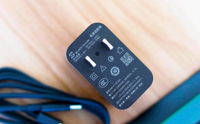 黑鯊游戲手機2發(fā)布 搭載驍龍855 售價3199元起