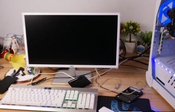 電腦黑屏怎么辦？顯示器黑屏無(wú)信號(hào)但主機(jī)運(yùn)行正常的原因和解決辦法