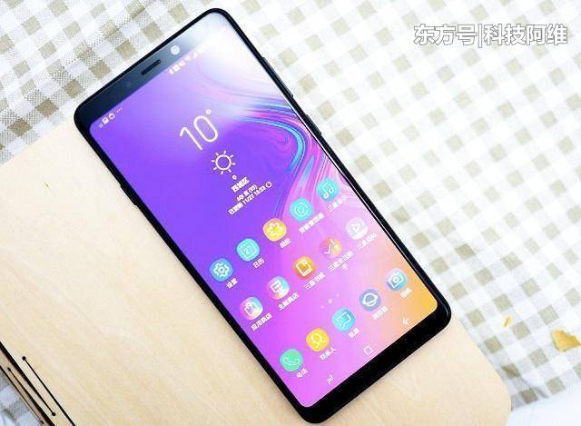 全球首款四攝手機無奈加速退場，發布不到9個月狂跌1400元