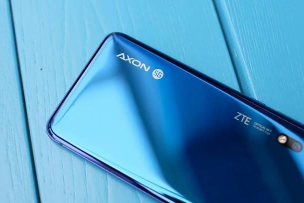 國內(nèi)首款5G手機正式開賣 本月有兩款5G手機上市，最便宜僅4498元