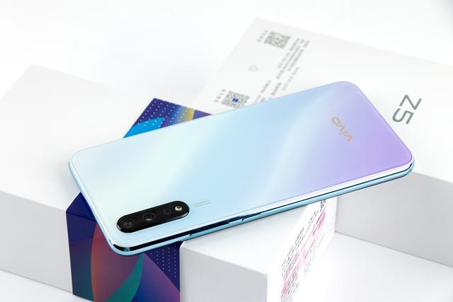 vivo Z5正式開售，1500元到2000元價(jià)位段擁有極強(qiáng)的競(jìng)爭(zhēng)力