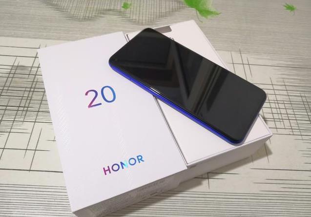 榮耀20從2599元降至1999元，麒麟980+8GB+4800萬(wàn)四攝