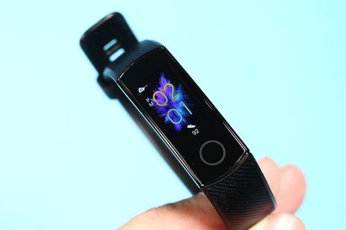 榮耀手環(huán)5抬腕亮屏怎么開啟？華為榮耀手環(huán)5抬腕亮屏的開啟方法