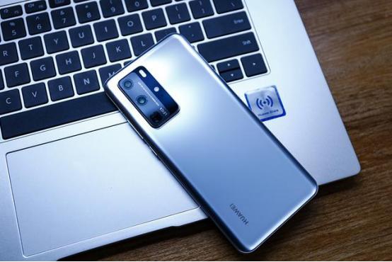 盤點目前最值得買的三款智能手機，蘋果華為上榜